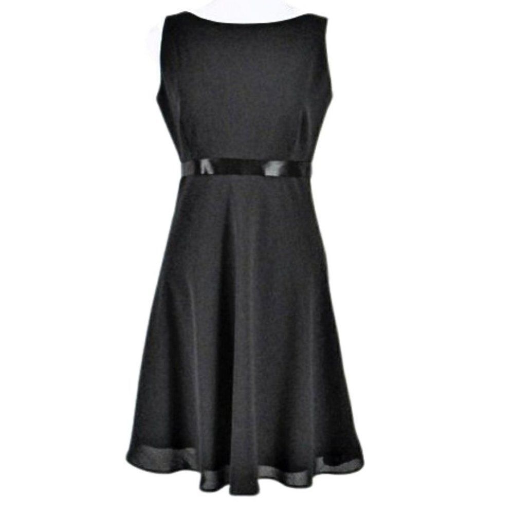 Dress Fit & Flare Open V-Back Sleeveless Knee Length Back Zipper Black Size 4